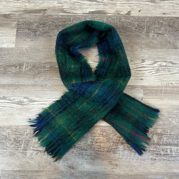 Creagaran Green Tartan Mohair Wool Fringe Scarf Made in Scotland Vintage Cozy - Picture 4 of 6